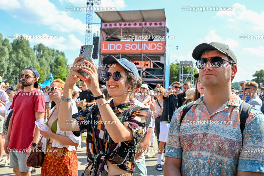 Lido Sounds Festival Linz 2024_ 28.06.2024-39 | 28.06.2024, Linz, AUT, Lido Sounds Festival Linz 2024, im Bild Besucher, Menschen, Musik, Festival