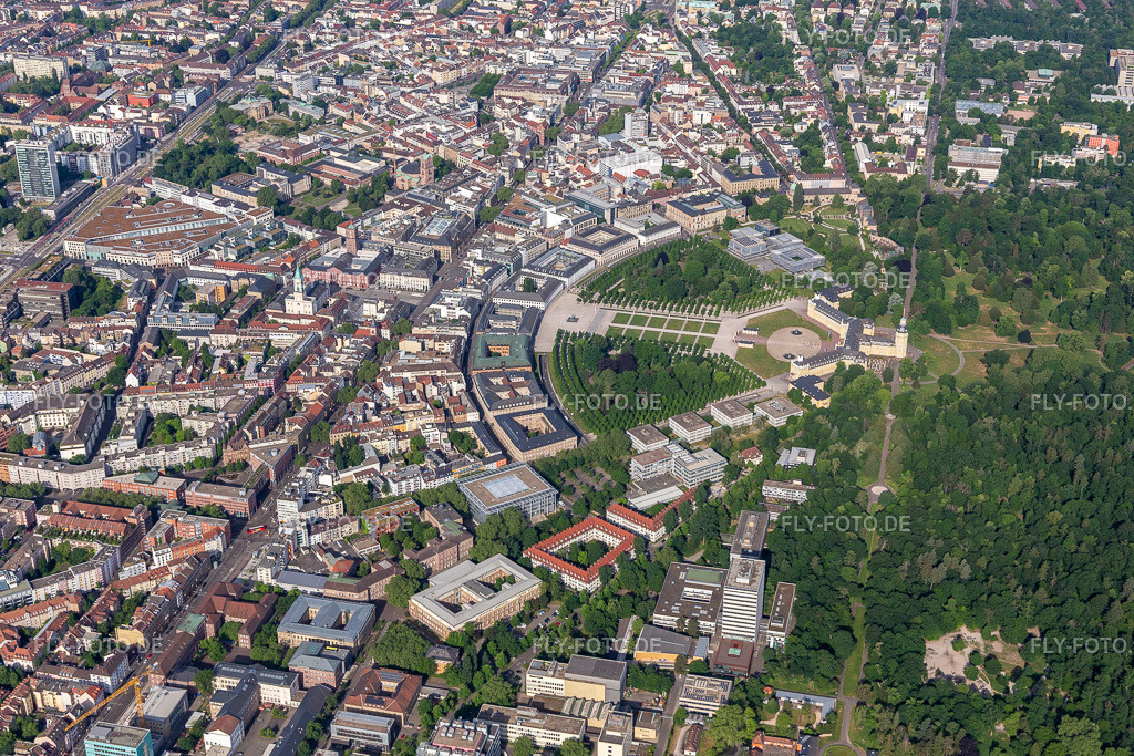 Zirkel www.karlsruhe.de | Luftbild: Zirkel www.karlsruhe.de im Ortsteil Innenstadt-West in Karlsruhe im Bundesland Baden-Württemberg in Deutschland. Foto: IMG_131597.jpg vom 22.05.2022 durch ©2025 Werner Riehm fly-foto.de/copyright - Realisiert mit Pictrs.com