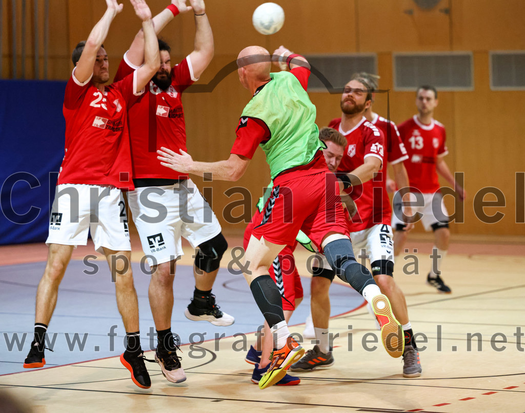 2022-10-01_062_SpVgg_Altenerding_II_gegen_TSV_Taufkirchen-Vils | Erding, Deutschland, 01.10.2022:
Handball, Bezirksklasse Männer 2022 / 2023, 1. Spieltag, SpVgg Altenerding II gegen TSV Taufkirchen/Vils, Endergebnis: 21:32

Christoph Huber (TSV Taufkirchen/Vils, #25), Patrick Mühlenbeck (TSV Taufkirchen/Vils, #66), Bennet Braune (SpVgg Altenerding, #13), Thomas Anhoffer (TSV Taufkirchen/Vils, #4)

Foto: Christian Riedel / fotografie-riedel.net