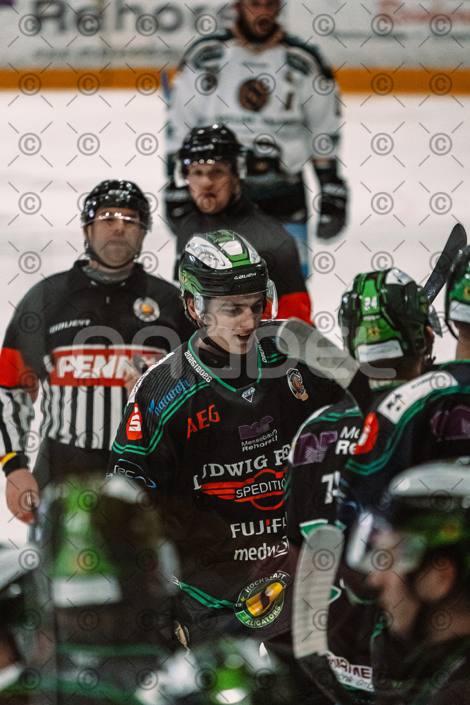 Alligators_vs_Erding_12_12_2025-077 | Höchstadt Alligators Fotogalerie: Eishockey-Action aus Franken. Professionelle Spielfotos, Portraits & Stadionbilder zum Download. Jetzt entdecken! - Realisiert mit Pictrs.com