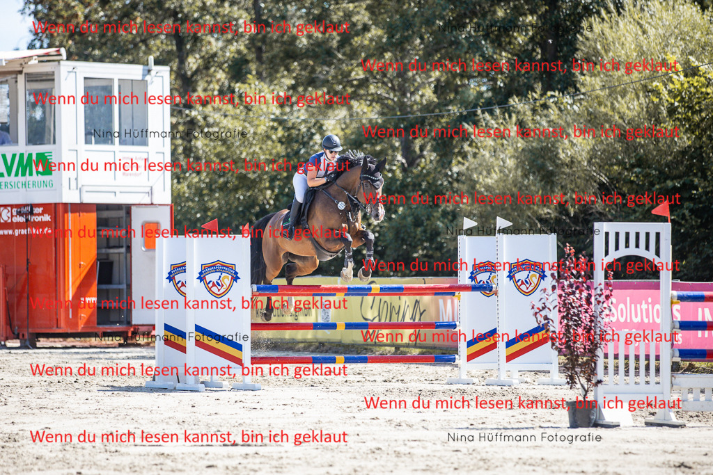 BK1A6960 | Turnierbilder Turnierfotos Nina Hüffmann Turnierfotografie Pferdefotografie Tierzeichnung Haustierzeichnung Pferdezeichnung Hundezeichnung Videograf  - Realisiert mit Pictrs.com