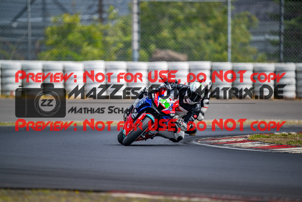 MaZZes_FotoMatrix_230719_6361 | ROT