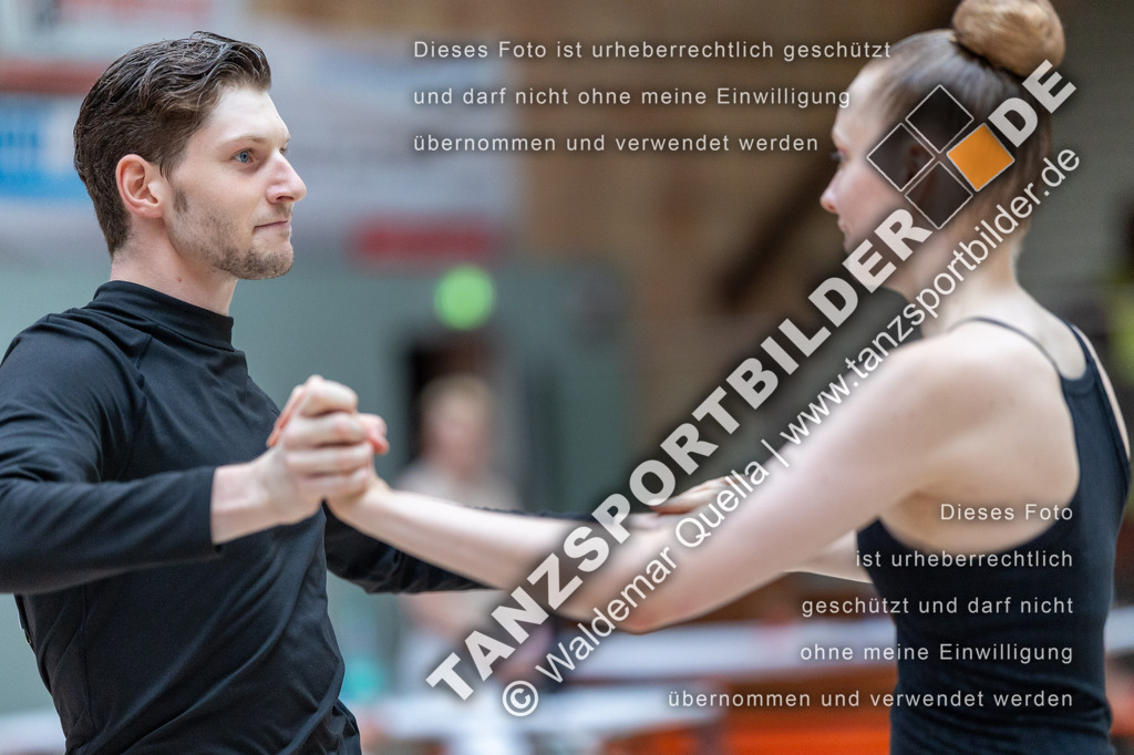 20240810-00412 | Hier finden Sie Tanz Bilder vom Latein und Standard Formationen tanzen. Sportbilder vom Tanzsport. Schöne Fotos und von Weltmeisterschaft, Europameisterschaft, Bundesliga, Regionalliga, Oberliga und Landesliga sowie von GOC Stuttgart, DanceComp, WM Bremen