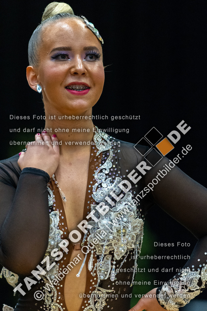 20230415-12024 | Hier finden Sie Tanz Bilder vom Latein und Standard Formationen tanzen. Sportbilder vom Tanzsport. Schöne Fotos und von Weltmeisterschaft, Europameisterschaft, Bundesliga, Regionalliga, Oberliga und Landesliga sowie von GOC Stuttgart, DanceComp, WM Bremen