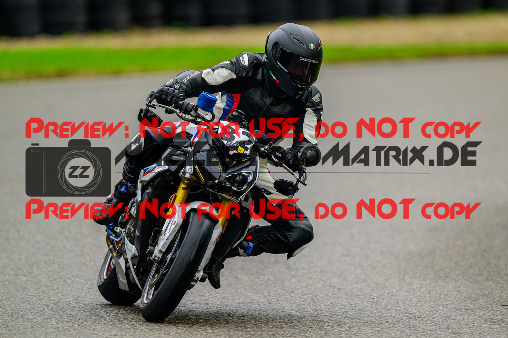 MaZZes_Fotomatrix_20241002_6007705_4946 | Fotograf Mathias Schmid
Sportfotograf,
Eventfotograf,
Hochzeitsfotograf,
Portraitfotograf