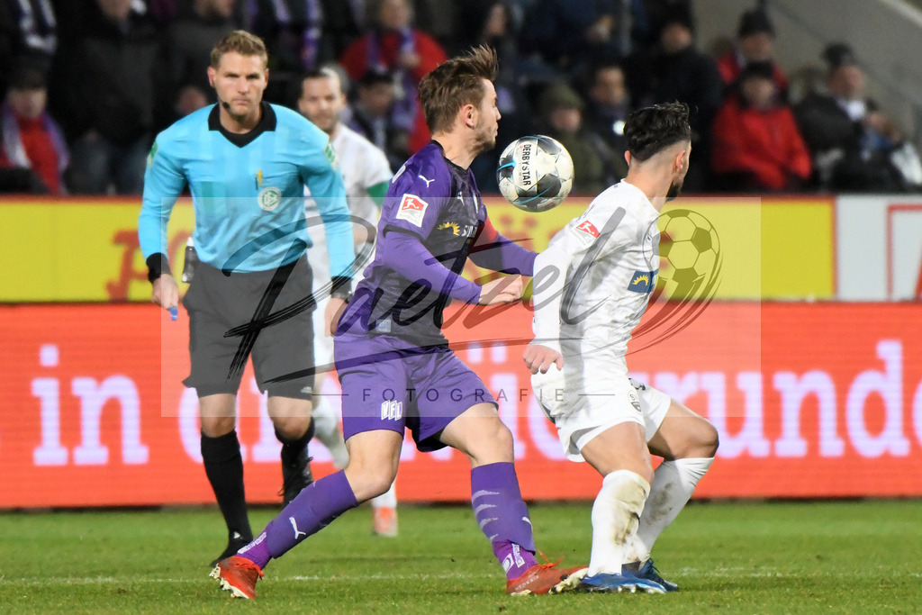 20200129_OSNSVS_0048JPG | Fußball, Herren: David Blacha (VfL Osnabrück) und Besar Halimi (SV Sandhausen) im Zweikampf beim Spiel der 2. Bundesliga zwischen VfL Osnabrück vs. SV Sandhausen am 29.01.2020 im Stadion an der Bremer Brücke in Osnabrück, Deutschland.(Foto von Nico Paetzel) - Realisiert mit Pictrs.com