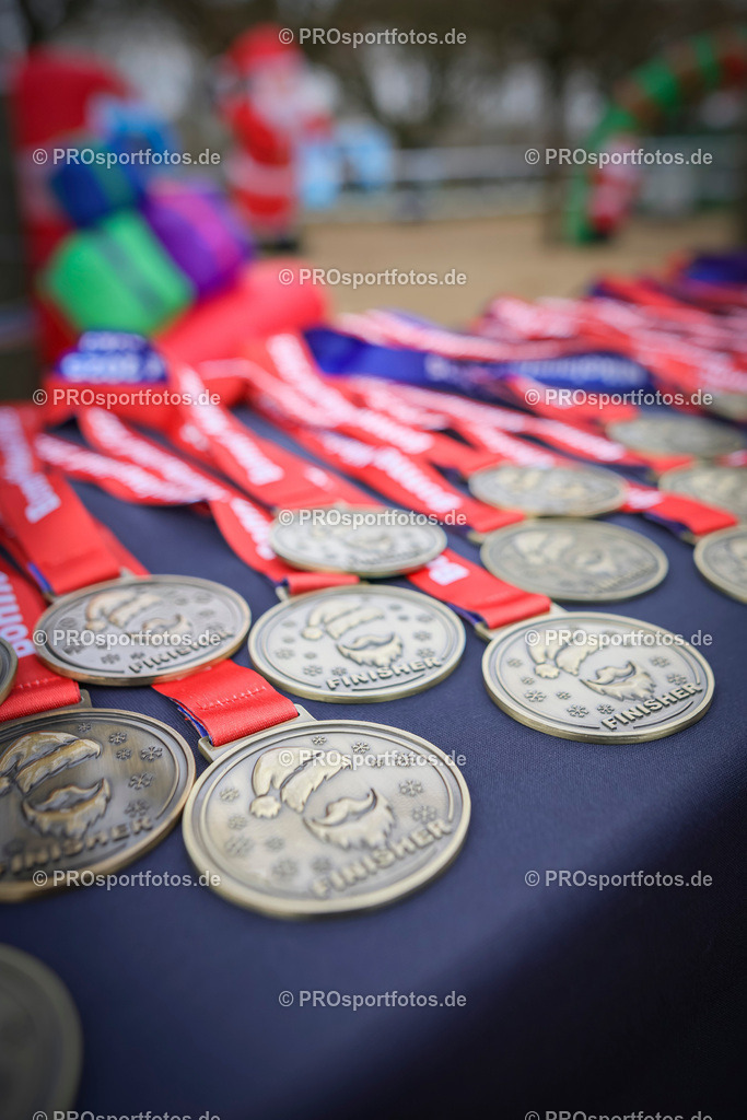 6. Bonner Nikolauslauf; Bonn, 14.12.2025 | Impressionen vom 6. Bonner Nikolauslauf am 14.12.2025 in Bonn (Nordrhein-Westfalen). 