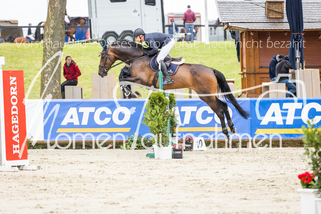 BHO-2PhSpr-M-194 | MomenTaufnahmen Pferdesportfotos