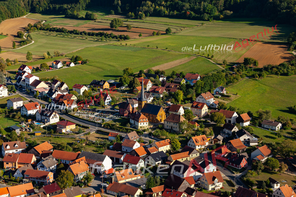 aktuelles Luftbild von Lohndorf-kirche   - Luftaufnahme wurde 2019 von https://frankenair.de mittels Flugzeug (keine Drohne) erstellt.