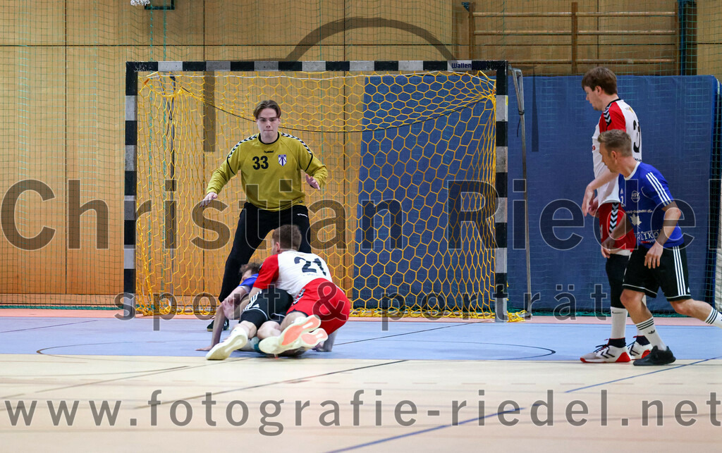 2022-10-08_028_SpVgg_Altenerding_gegen_ASV_Dachau | Erding, Deutschland, 08.10.2022:
Handball, Bezirksoberliga Männer 2022 / 2023, 4. Spieltag, SpVgg Altenerding gegen ASV Dachau, Endergebnis: 23:23

Moritz Deichl (ASV Dachau, #18), Severin Lößl (SpVgg Altenerding, #21), Jannik Fleps (SpVgg Altenerding, #33), Niklas Fleps (SpVgg Altenerding, #31), Maximilian Hauß (ASV Dachau, #2)

Foto: Christian Riedel / fotografie-riedel.net