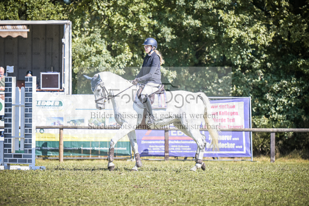 DOS_0332 | Entdecke hochwertige Reitturnierfotos von Foto Oger. Professionell, emotional und authentisch – jetzt Lieblingsmomente im Shop bestellen.Deutschlandweite Turnierfotografie. - Realisiert mit Pictrs.com