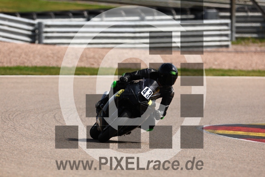 0043-20240822_02819 | Schöne Erinnerungen an spannende Momente - das festzuhalten ist unser Job. PIXELrace.de ist seit 2003 auf den Rennstrecken Europas unterwegs um die Action draußen beim Fahren und die wunderbare Stimmung imm Fahrerlager für euch einzufangen.