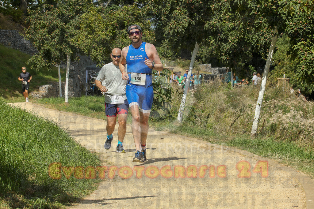 250824_1244_EX1_0359 | Sportfotografie im Rhein-Sieg Kreis, Köln, Bonn, NRW, Rheinland Pfalz, Hessen, etc. Unser Tätigkeitsfeld umfasst den Laufsport vom Volkslauf über den Marathon, Duathlon, Triathon bis zum Ultralauf wie Kölnpfad Ultra oder Schindertrail.