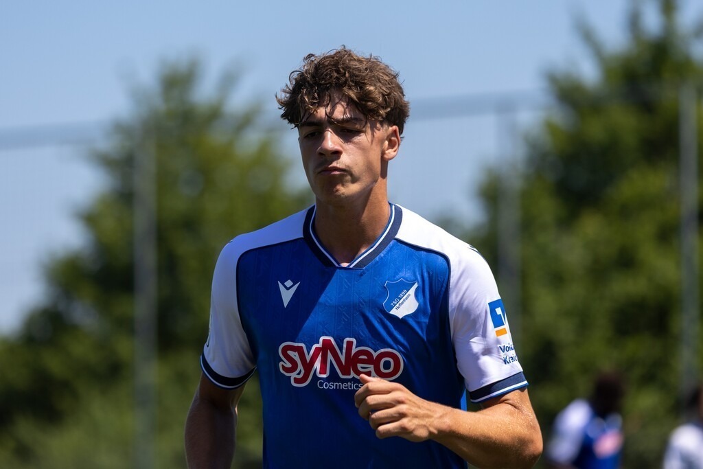 TSG Hoffenheim 2 gegen VfR Mannheim (Testspiel in der Akademie Arena Zuzenhausen) | TSG Hoffenheim 2 gegen VfR Mannheim (Testspiel in der Akademie Arena Zuzenhausen)***Maximilian Theuer (47, Hoffenheim) - Realisiert mit Pictrs.com