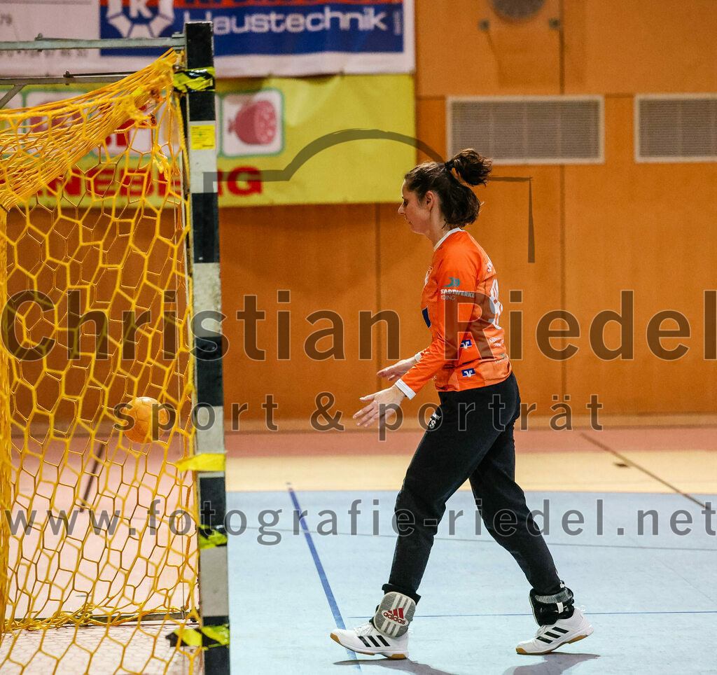 2024-01-27_006_SpVgg_Altenerding_II_gegen_TV_Altoetting_II | Erding, Deutschland, 27.01.2024:
Handball, Bezirksliga Frauen Altbayern 2023 / 2024, 10. Spieltag, SpVgg Altenerding II gegen TV Altötting II, Endergebnis: 17:29

Torfrau Nicole Steinbrecher (SpVgg Altenerding, #99)

Foto: Christian Riedel / fotografie-riedel.net