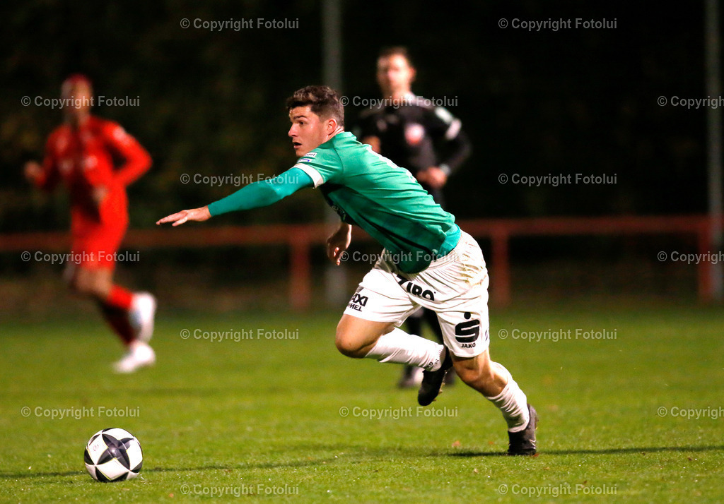 A_LUI_311025_12 | SPORT FUSSBALL REGIONALLIGA MITTE ASKOE OEDT-SC WEIZ 31.10.2025 IM BILD: MARVIN HERNAUS  (WEIZ ) FOTO:FOTOLUI