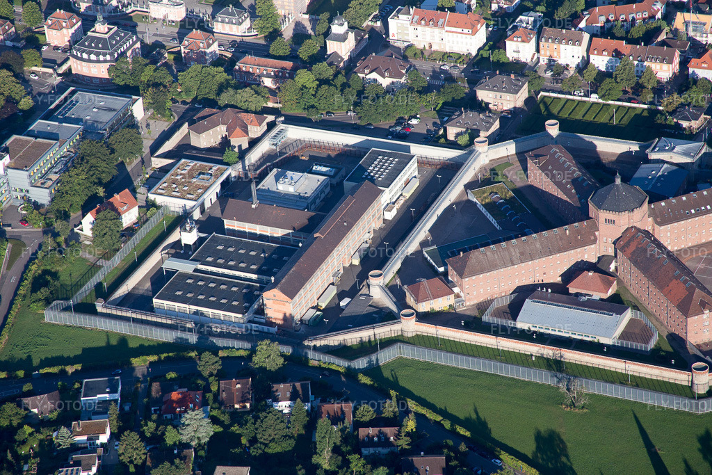 Luftbild: Justizvollzugsanstalt von Nordosten in Bruchsal im Bundesland Baden-Württemberg in Deutschland. Foto: IMG_092327.jpg vom 01.08.2016 durch Werner Riehm/FLY-FOTO.de