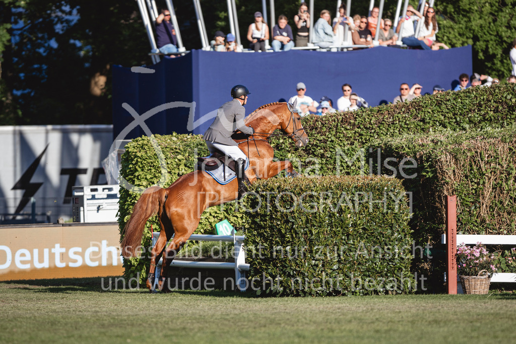 240511_Hamburg_SpeedDerby-221 | Deine schönsten Turniermomente als professionelle Fotos! Entdecke hochwertige Pferdesport-Fotografie im Online-Shop. Jetzt Fotos finden & bestellen!