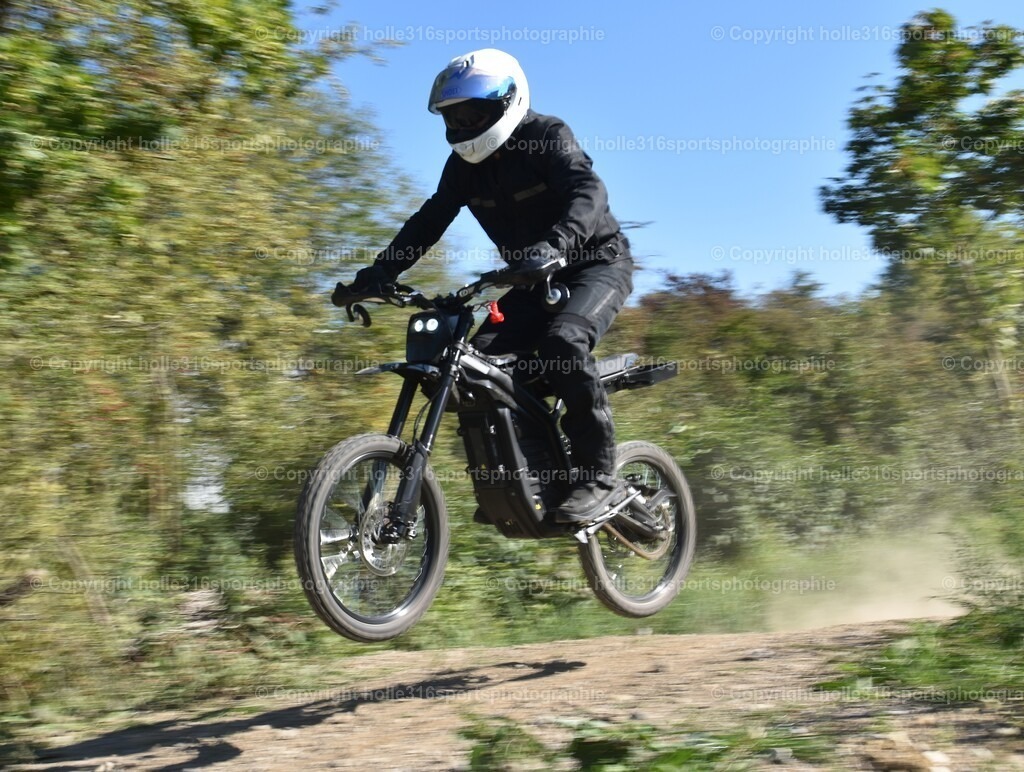 DSC_0112 | Sportfotografie , Motorsport, Motoross, Reitsport, Mointainbike, Enduro,
Landschaft , Outdoor, Eventfotografie, Landschaft, Bilder online bestellen - Realisiert mit Pictrs.com