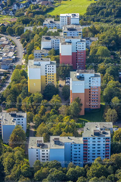 Kreuztal230911626 | Luftbild, Hochhaus Wohnsiedlung Eggersten Ring, LEG Wohnen NRW, Kreuztal, Siegerland, Nordrhein-Westfalen, Deutschland