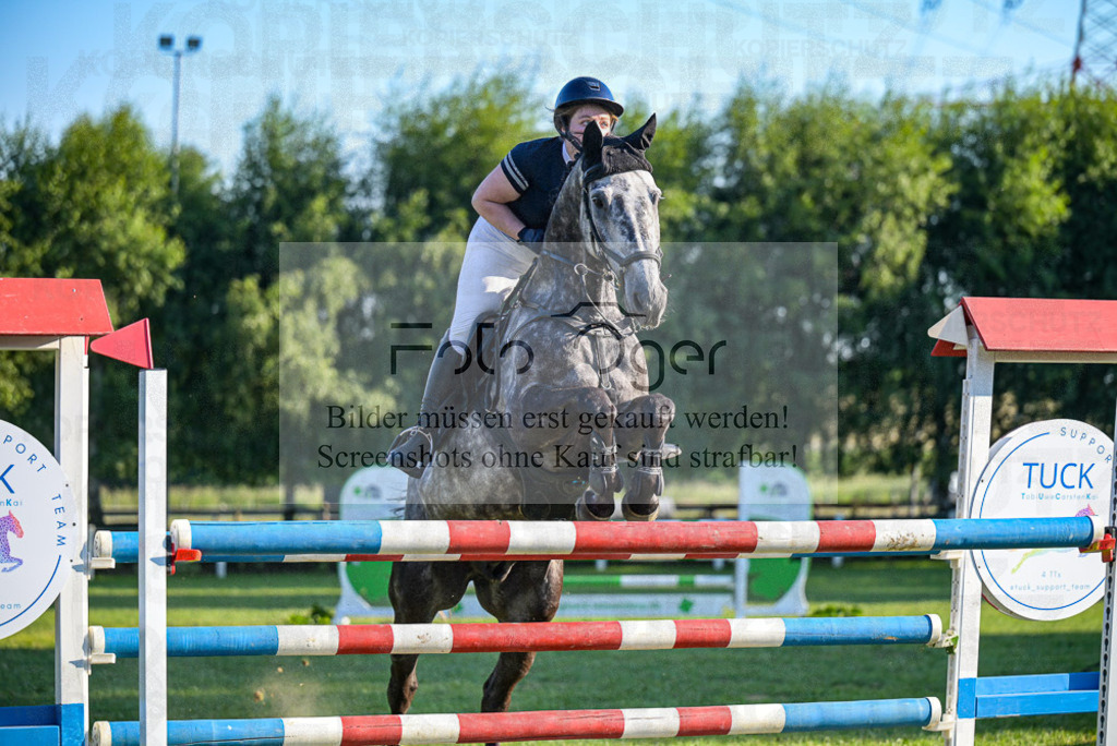 Reitturnier Voxtrup | Entdecke hochwertige Reitturnierfotos von Foto Oger. Professionell, emotional und authentisch – jetzt Lieblingsmomente im Shop bestellen.Deutschlandweite Turnierfotografie. - Realisiert mit Pictrs.com