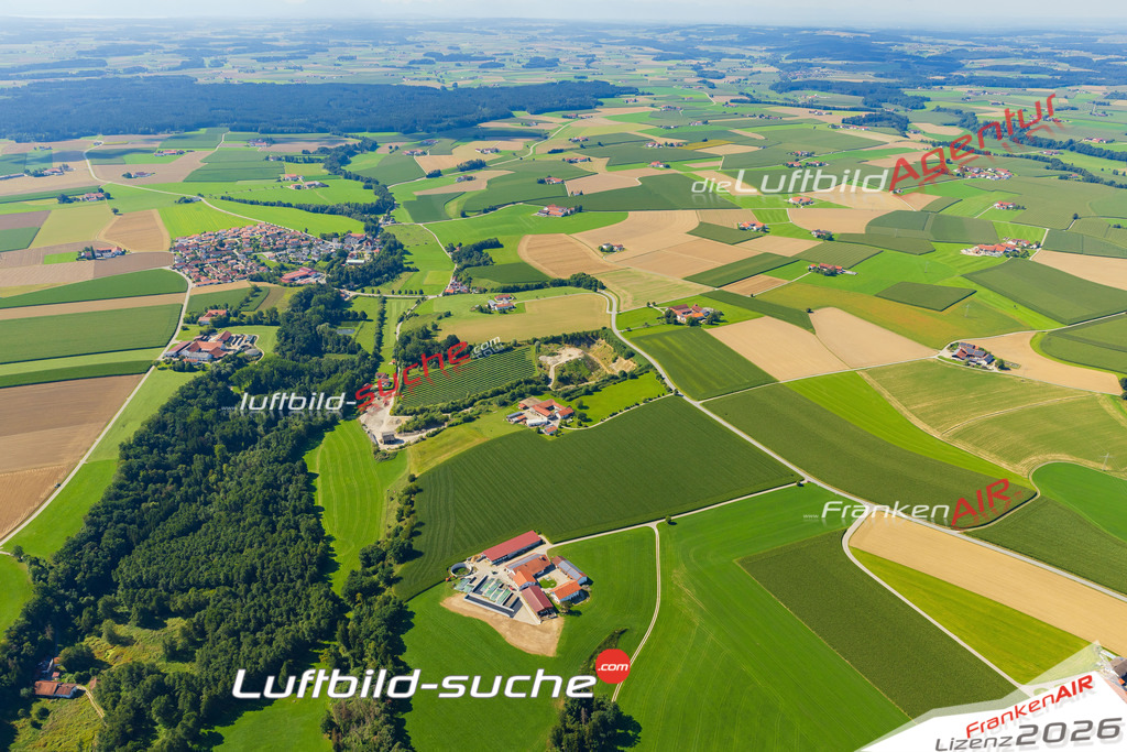 Luftaufnahme von  Oberneukirchen - Die Luftaufnahme wurde 2025 vom UL-Flugzeug heraus erstellt ( keine Drohne ) - Hochauflösende Luftaufnahme - für professionelle Ausdrucke geeignet. Die Geschenkidee !Mit Lizenz und Bildrechte bestellbar