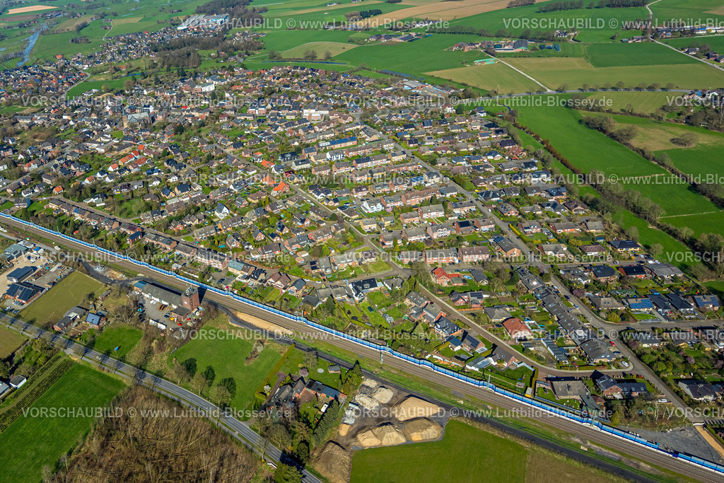 Rees240312205Haldern | Luftbild, Ausbau der Betuweroute und Betuwe-Linie Eisenbahnstrecke, Baustelle Halderner Straße und Schallschutzwände, Wohngebiet Ortsansicht Ortsteil Haldern, Rees, Nordrhein-Westfalen, Deutschland