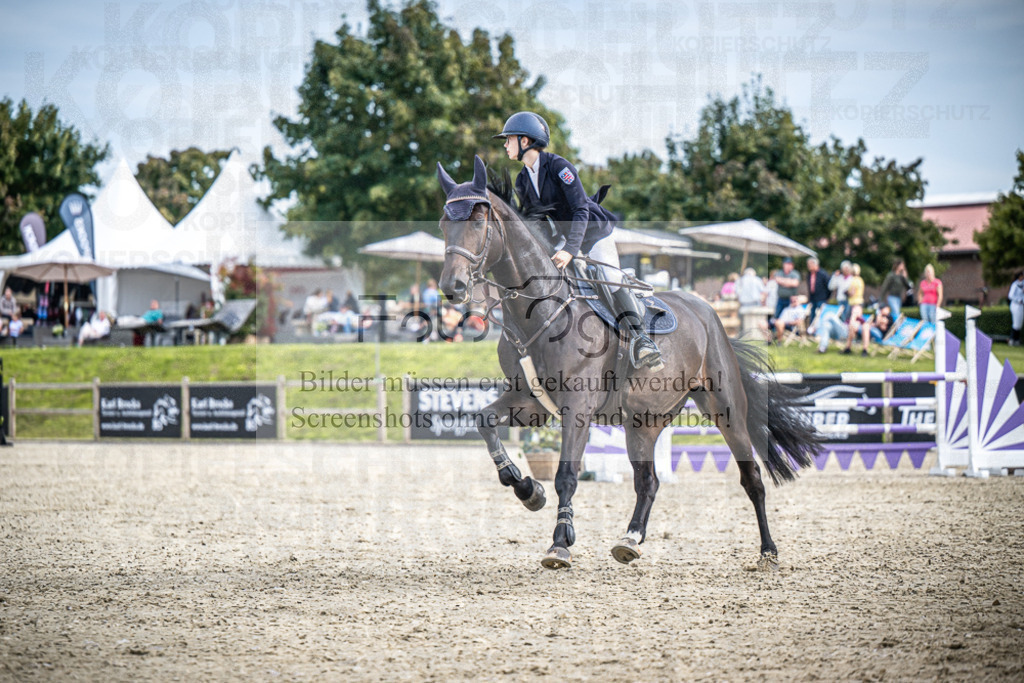 DOS_4371 | Entdecke hochwertige Reitturnierfotos von Foto Oger. Professionell, emotional und authentisch – jetzt Lieblingsmomente im Shop bestellen.Deutschlandweite Turnierfotografie. - Realisiert mit Pictrs.com