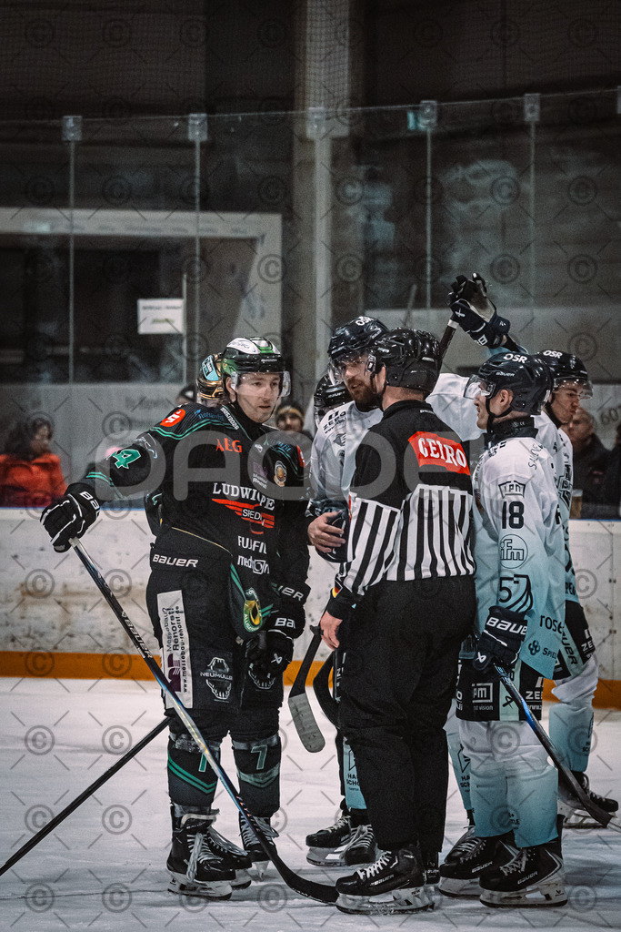 Alligators_vs_Lindau_21_12_2025-105 | Höchstadt Alligators Fotogalerie: Eishockey-Action aus Franken. Professionelle Spielfotos, Portraits & Stadionbilder zum Download. Jetzt entdecken! - Realisiert mit Pictrs.com