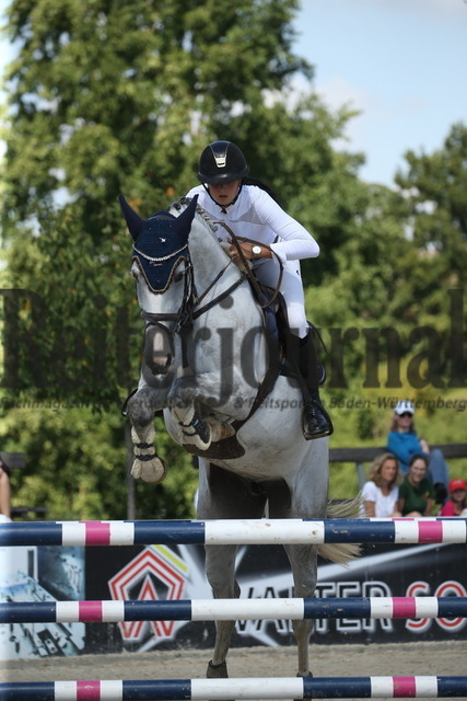 Killingen_2022_Prfg.Nr.19_Springenpferdeprüfung_Kl.M_Natalie Steinhauser_Cathleen 43 (1) | Alle Fotos der Reiterjournal Fotografin Doris Matthaes im Reiterjournal Online-Fotoshop. - Realisiert mit Pictrs.com
