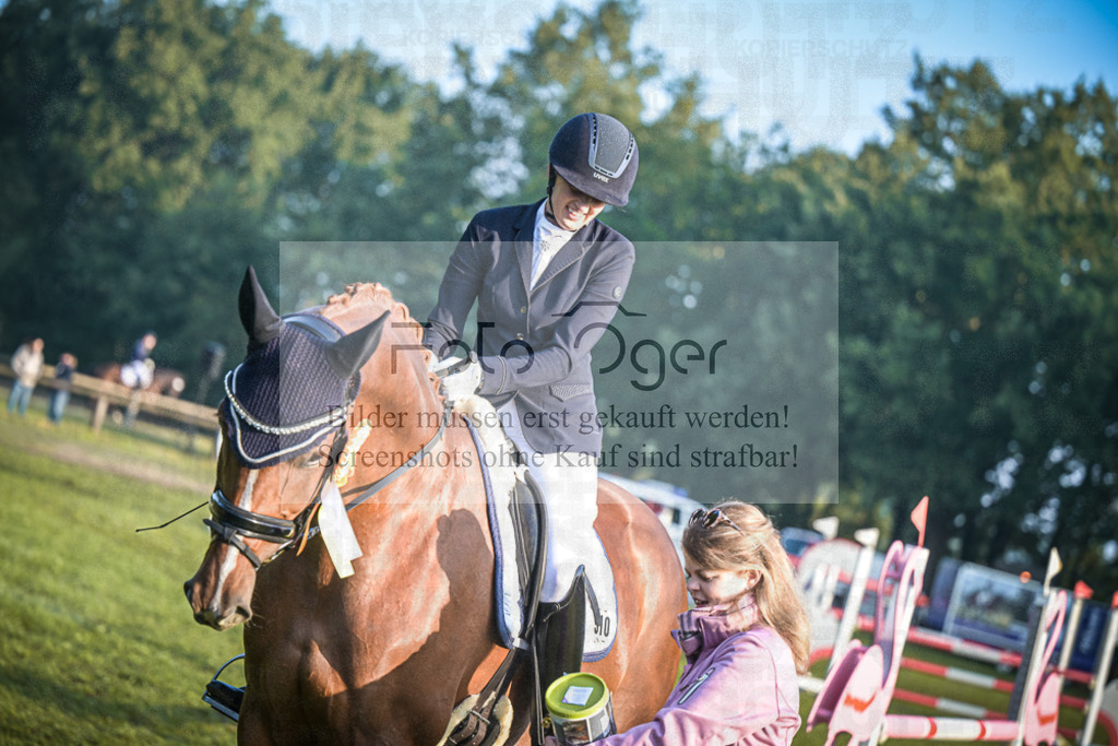 DOS_0016 | Entdecke hochwertige Reitturnierfotos von Foto Oger. Professionell, emotional und authentisch – jetzt Lieblingsmomente im Shop bestellen.Deutschlandweite Turnierfotografie. - Realisiert mit Pictrs.com