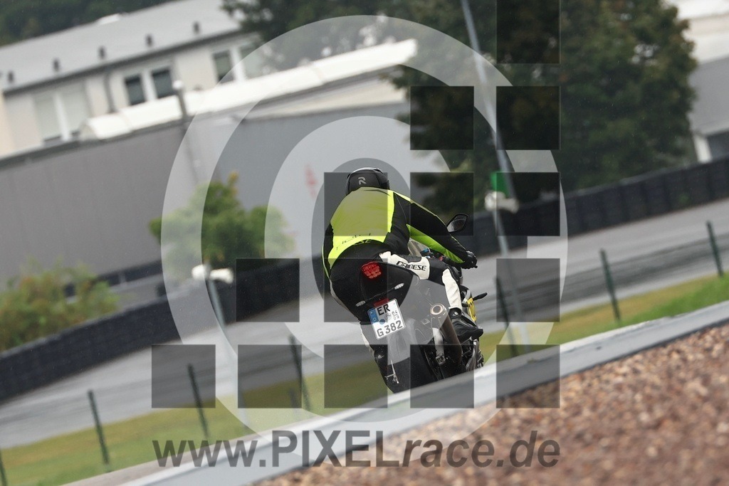 0102-20250829_12513 | Schöne Erinnerungen an spannende Momente - das festzuhalten ist unser Job. PIXELrace.de ist seit 2003 auf den Rennstrecken Europas unterwegs um die Action draußen beim Fahren und die wunderbare Stimmung imm Fahrerlager für euch einzufangen.
