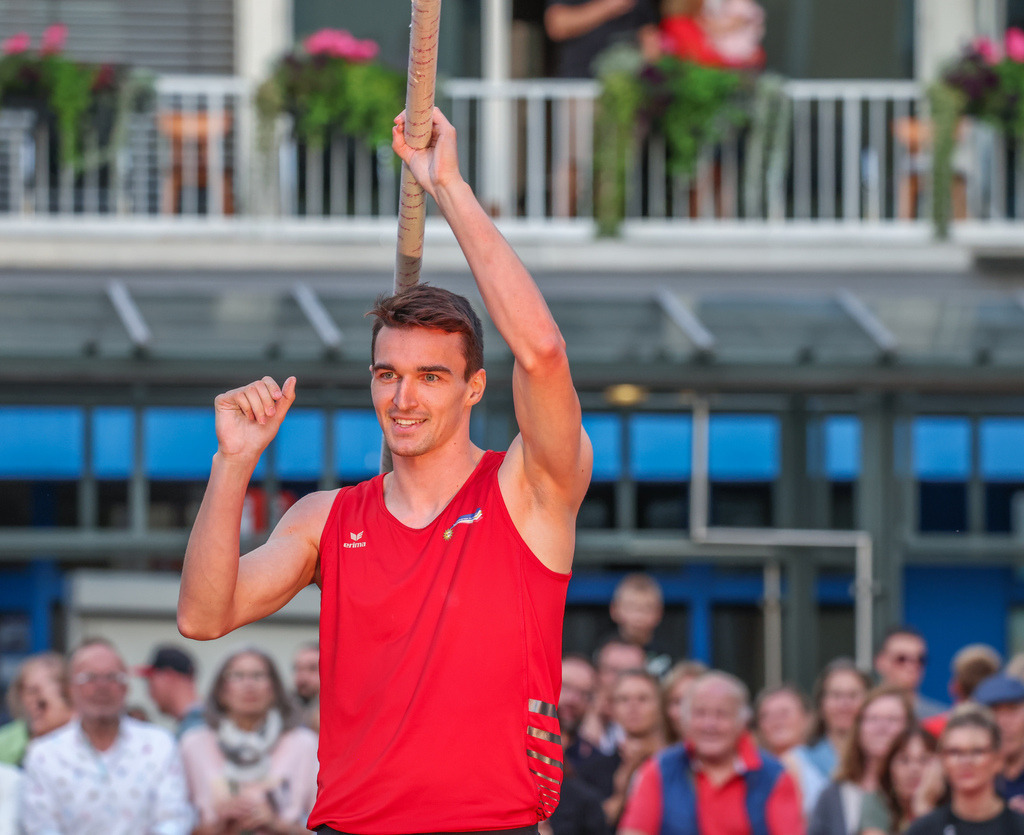 top-top.de-250828-334 | Foto, Video, Fotografie, Videografie, Fotobox, DJ, Discjockey, Musik, Musikbox, Veranstaltung, Photobooth, Amazon, Ebay, Buchtipp, Bestseller, Autor, Verlag, Buch, Wesel, Hamminkeln, NRW, Dinslaken, Rees, Drohne, Hochzeit, Party, Fotobox, Wesel, Fotograf