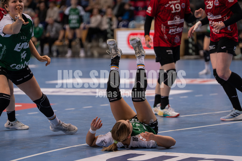 Handball I Frauen I Saison 2025-2026 I 1. HBF I 17. Spieltag I VFL Oldenburg - Thüringer HC I 0579 | jns.sportfotos - Realisiert mit Pictrs.com
