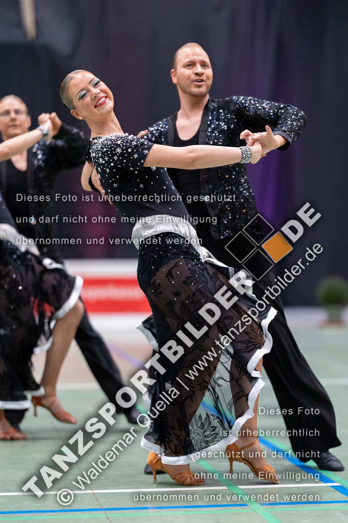 20230325-10459 | Hier finden Sie Tanz Bilder vom Latein und Standard Formationen tanzen. Sportbilder vom Tanzsport. Schöne Fotos und von Weltmeisterschaft, Europameisterschaft, Bundesliga, Regionalliga, Oberliga und Landesliga sowie von GOC Stuttgart, DanceComp, WM Bremen