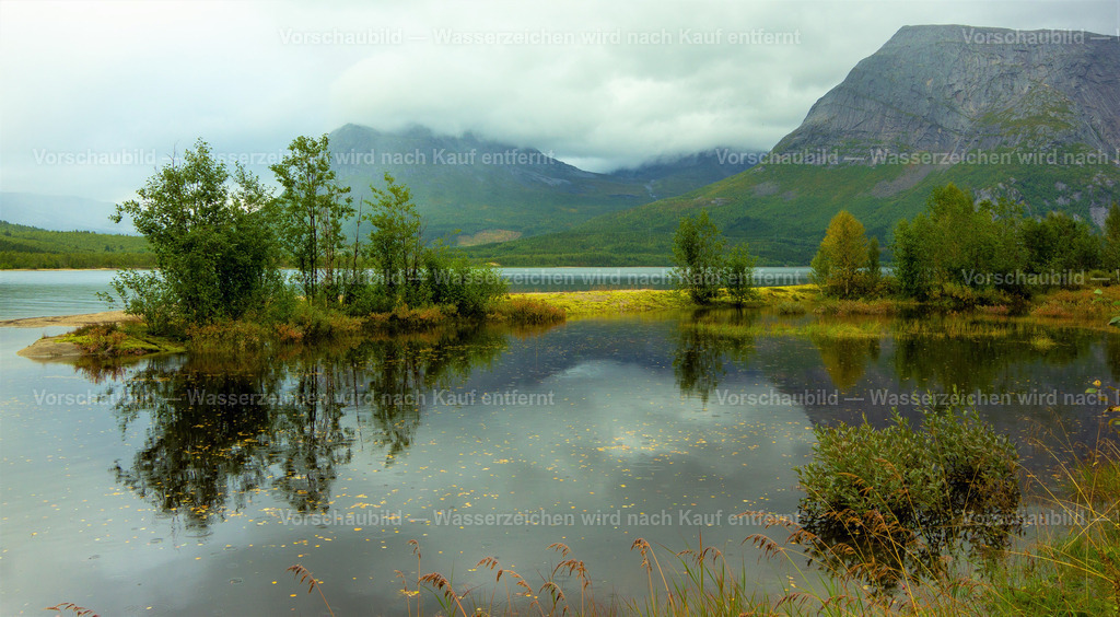 Land der Trolle und Elfen | an einem See in Norwegen - Realisiert mit Pictrs.com