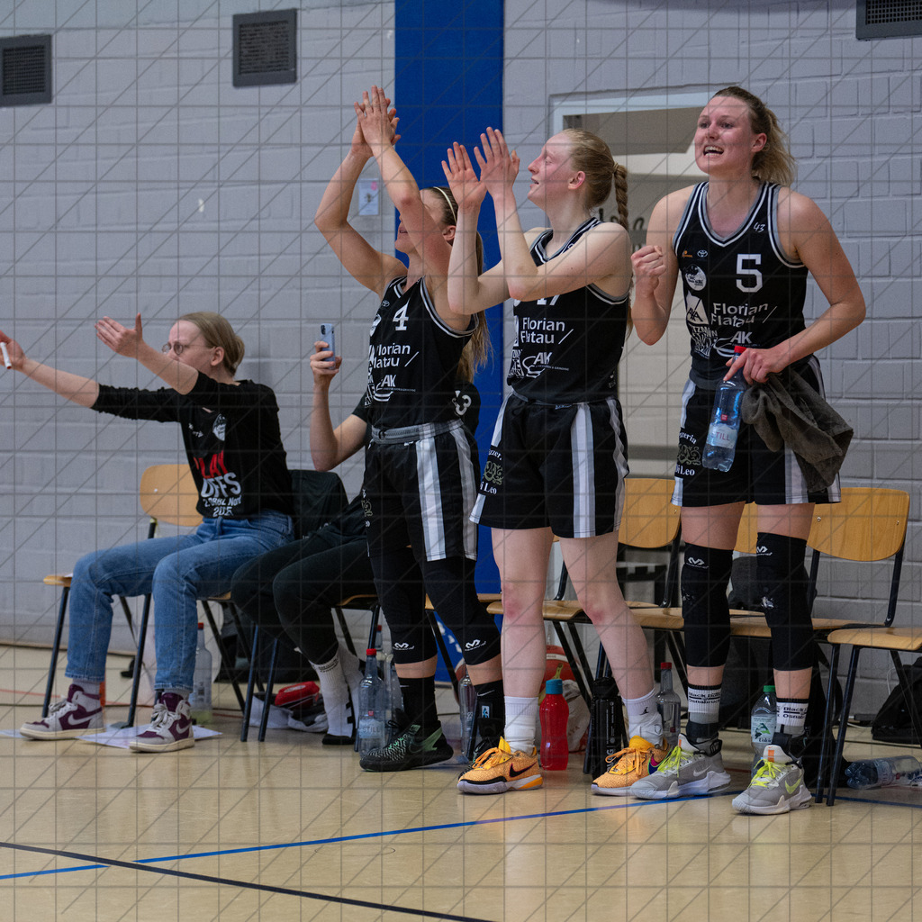 2. DBBL PlayOff 24/25 | 12.04.2025 | Dillingen Diamonds vs. BBC OS | 1/8-Finale, 2. Spiel  | 2. DBBL PlayOff 24/25 | 12.04.2025 | Dillingen Diamonds vs. BBC OS | 1/8-Finale, 2. Spiel  - - - - - CREDIT, www.bullenfotos.de, Martin König, Hörner Weg 40, D-49078 Osnabrück, +4917663732967, Nutzung und Weitergabe nur zu den vereinbarten Zwecken. Presseanfragen an Urheber. Alle Rechte beim Urheber. - - - - - - Realisiert mit Pictrs.com