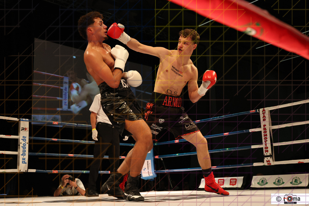 Faiz vs Arnold  25.04.2026 tomafocus Tb00112 | professionelle Sport- und Eventfotografie von Tomafocus – dynamische Bilder, emotionale Momente und hochwertige Aufnahmen für jeden Anlass. - Realisiert mit Pictrs.com