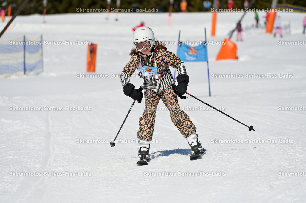 SRF_27.02.2026_568 | Skirennfotos,Serfaus,Fiss,Ladis,Kinderskirennen,Winter,Tirol,Oberland,skirace,SFL,feelfree,weil wir's genießen,ski,Ski,skifahren,Sonnenplateau, - Realisiert mit Pictrs.com