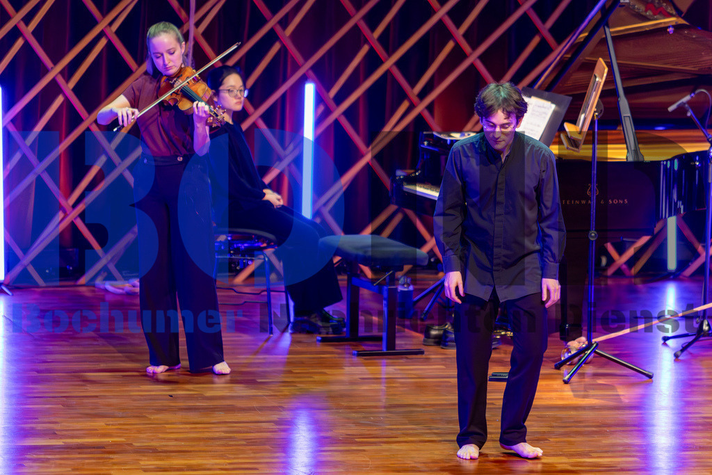 SES_ZWIBOC20250204-22 | bond - Realisiert mit Pictrs.com