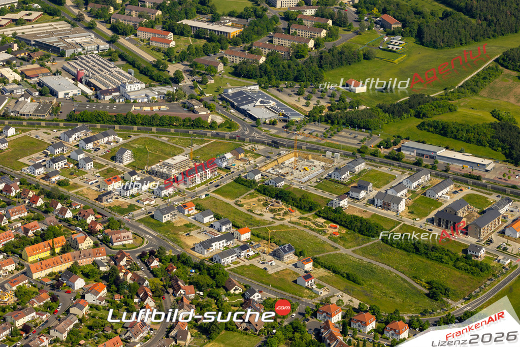 Das Luftbild zeigt Neubau Gebiet Veitshöchheim - Die Luftaufnahme wurde 2023 vom UL-Flugzeug aus erstellt ( keine Drohne ) - Hochauflösende Luftaufnahme - Für grossformatige Ausdrucke geeignet. Die Geschenkidee !Mit Lizenz und Bildrechte bestellbar