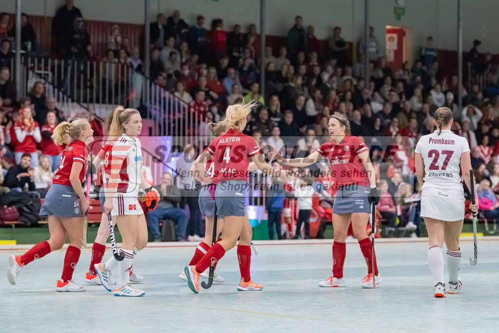 HK_20230128_103437 | 1. Bundesliga 1/4 Finale ( Damen ) Rot-Weiss Köln - Club an der Alster am 28.1.2023 Rot-Weiss Köln  , Köln , Hannah Gablac ( Club an der Alster #4 ) , Viktoria Martha Huse ( Club an der Alster #25 )