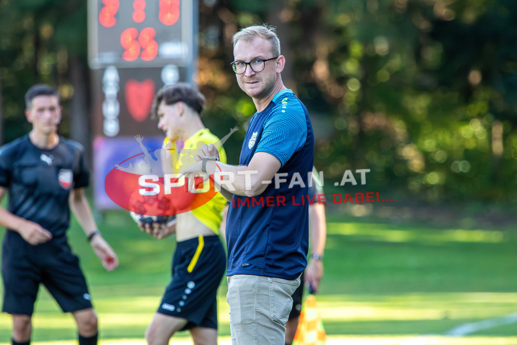 Kärntner Liga | Kärntner Liga ATUS Ferlach - ASKÖ Köttmannsdorf am 02.09.2023 in Ferlach
(Sportplatz Ferlach), Austria, (Photo by Ernst Krawagner sport-fan.at) - Realisiert mit Pictrs.com