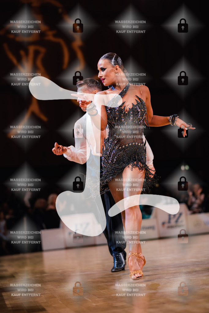 Goldstadtpokal 2025 - WDSF World Open Latin 4th (39) Konstantin Gorodilov _ Polina Figurenko (Estonia)-2025-01-25-2492 | Webshop for digital downloads and prints of dance sport, event & show photographer Julian Link - Realisiert mit Pictrs.com