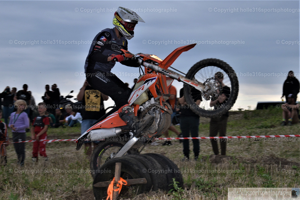 DSC_0224_01 (2) | Sportfotografie , Motorsport, Motoross, Reitsport, Mointainbike, Enduro,
Landschaft , Outdoor, Eventfotografie, Landschaft, Bilder online bestellen - Realisiert mit Pictrs.com