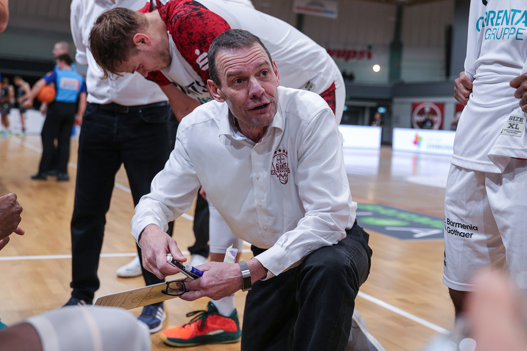 Pro A BAYER GIANTS vs Uni Baskets Münster-40 | Fotos von Basketballspielen aus dem Raum NRW fotografiert von Gero Mueller-Laschet und Daniel Schaefer - Realisiert mit Pictrs.com
