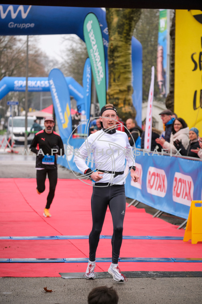 ..... | AUSTRIA, Wels, 30.03.25, ALOHA Wels Halbmarathon, Image Shows: , Foto: Wapics/RING M.