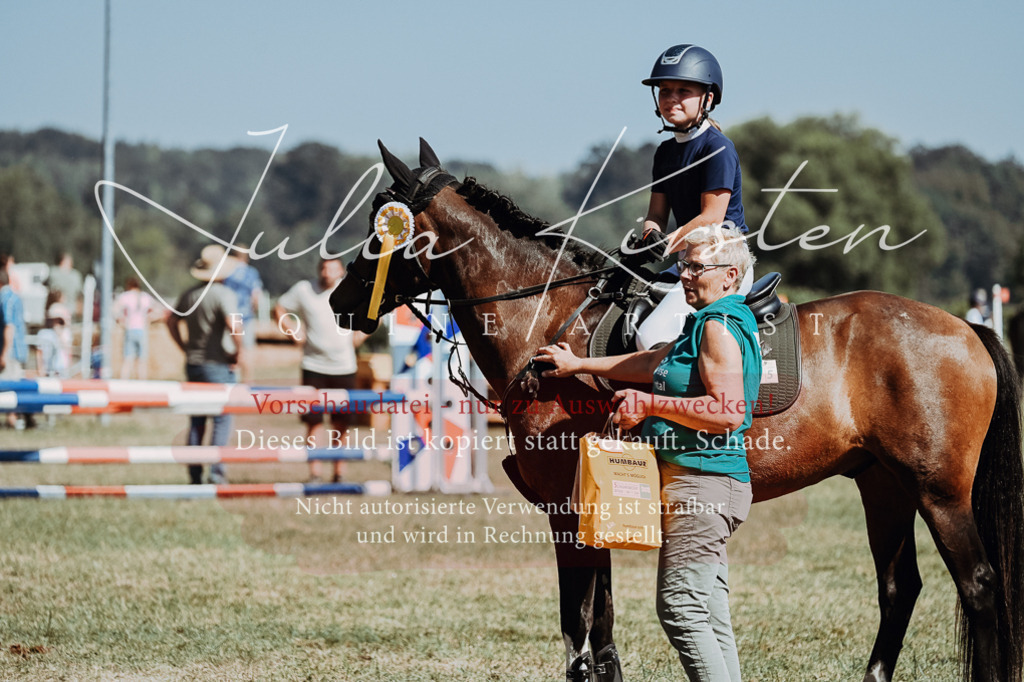 DSC_0078 | Pferde- und Turnierfotografie in Westsachsen. Pferdeportraits, Auftragszeichnungen und intuitive Kunst.