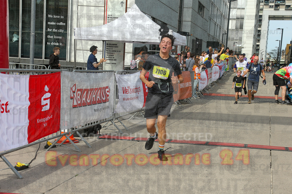 250920_1336_EX1_5784 | Sportfotografie im Rhein-Sieg Kreis, Köln, Bonn, NRW, Rheinland Pfalz, Hessen, etc. Unser Tätigkeitsfeld umfasst den Laufsport vom Volkslauf über den Marathon, Duathlon, Triathon bis zum Ultralauf wie Kölnpfad Ultra oder Schindertrail.