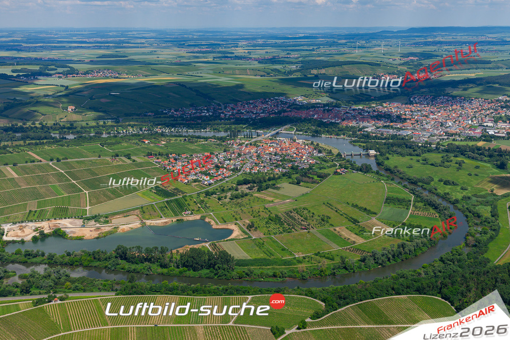 Das Luftbild der Stadt Astheim wurde 2019 vom Flugzeug heraus erstellt (keine Drohne) Aufnahmehöhe ca.400 Meter- hohe Auflösung- beste Druck-Qualität garantiert!